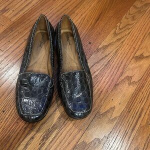 SOUL Naturalizer Black Croc-Embossed Loafers